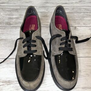 Munro Gray and Black Womens Shoes Size 8.5 NWOT
